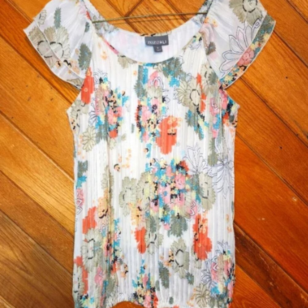 Roz & Ali small pleated flutter sleeve floral blouse